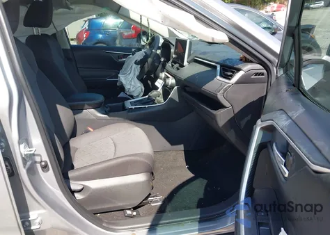 2024 Toyota Rav4 Xle z USA, uszkodzony, nr VIN 2T3W1RFV9RC293857